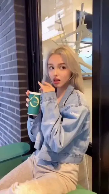 Trending AI face swap template preview - Street fashion video swap